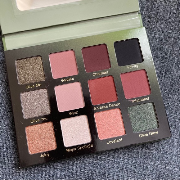VIOLET VOSS Olive You Forever Eyeshadow Palette - Picture 2 of 8